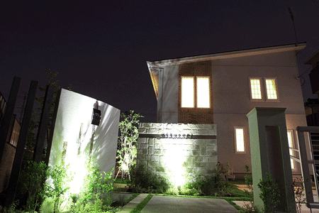 照明演出で陰影の美しさを楽しむ